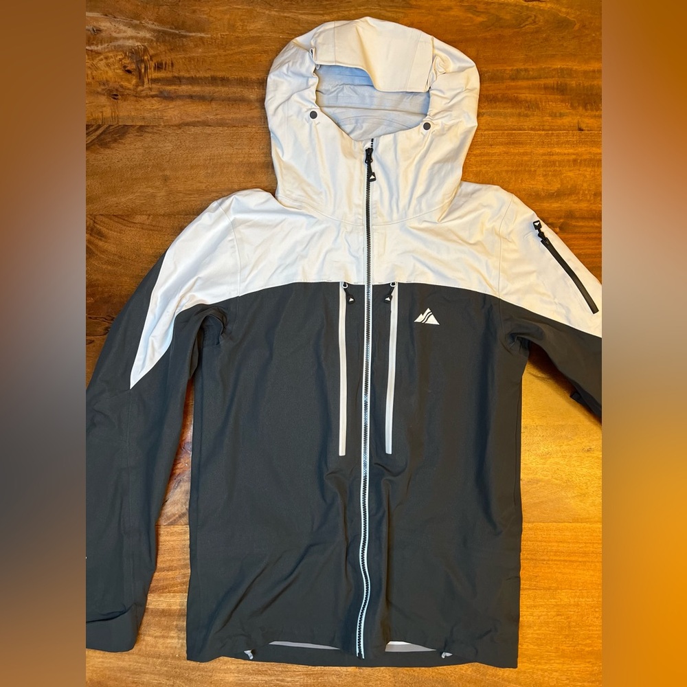 Men's Two-Tone Ski Jacket - White and Dark Gray
